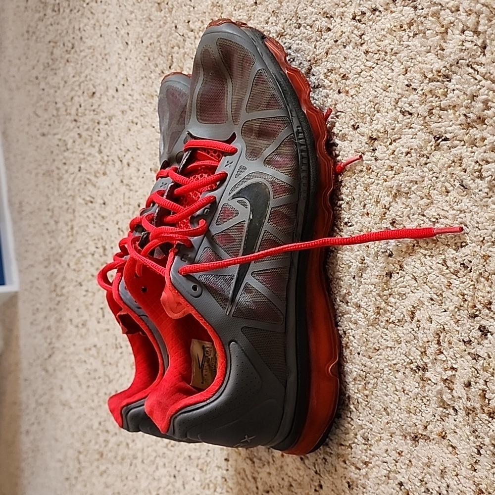 Nike Air Max + wolf grey/red